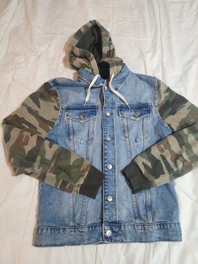 Divided Hooded Denim Jacket with Camo Sleeves
